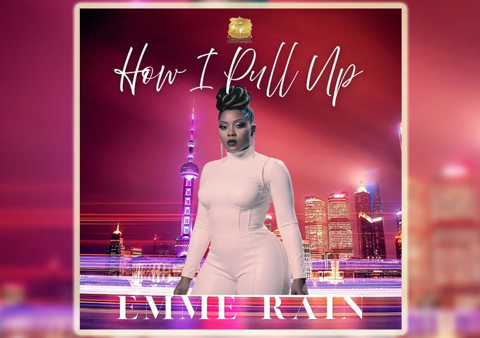 Emme Rain em material de divulgação de How I Pull Up