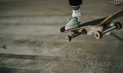 Skatista em ambiente urbano representa o calendário de collabs da HIGH Company em 2026