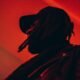 Artista em estúdio representa o novo projeto MMM de Headie One