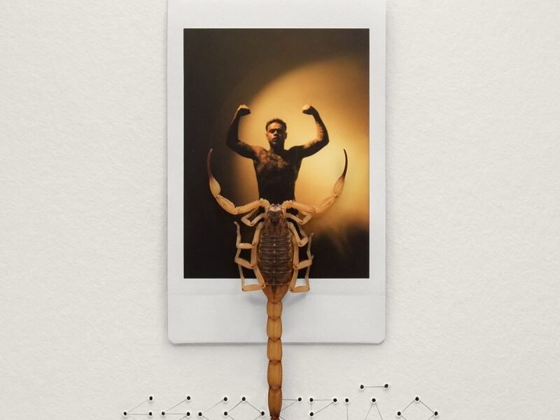 Arte do álbum ESCORPIÃO, de MC Cabelinho