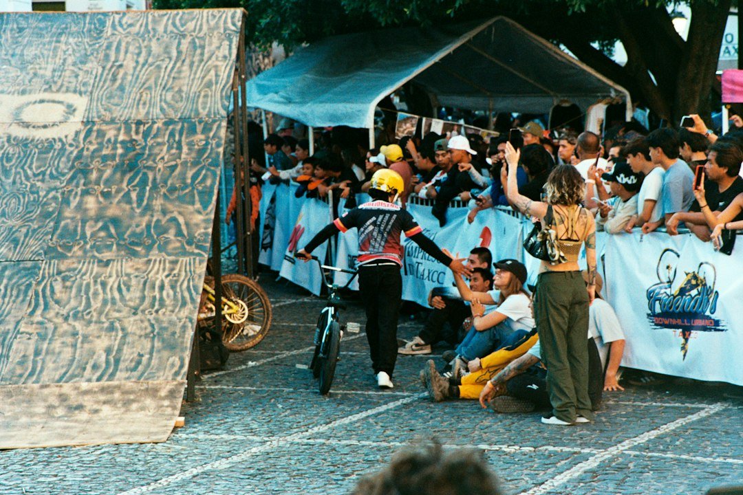Skatista em competição representa a vitória de Maria Lucia no Brasileiro de Skate Street
