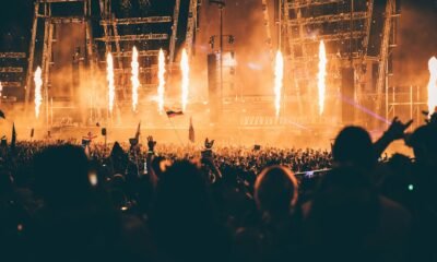 Público em show representa batalhas, sessões e a força do rap underground brasileiro