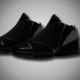 Air Jordan 16 Black Pack em imagem de produto da edição lançada em outubro de 2026