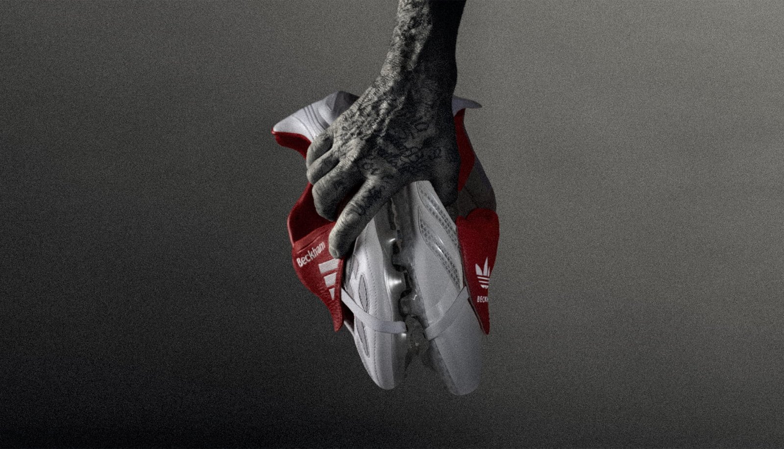 David Beckham com a nova adidas Predator que celebra 25 anos do gol contra a Grécia