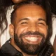 Drake sorrindo em foto recente publicada nas redes