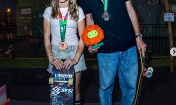 Gui Khury e Helena Laurino no pódio do Mundial de Skate Vert em Assunção