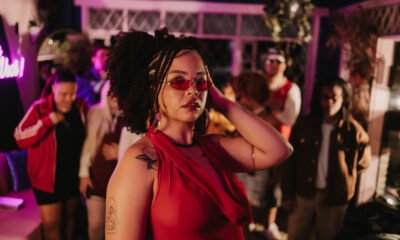 Karolli MC em foto de divulgação do clipe B.A.N.D.I.D.A