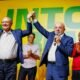 Lula e Geraldo Alckmin durante evento após o primeiro turno das eleições de 2026