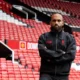 Bryan Mbeumo veste peça da coleção Manchester United x adidas SPZL F.C.