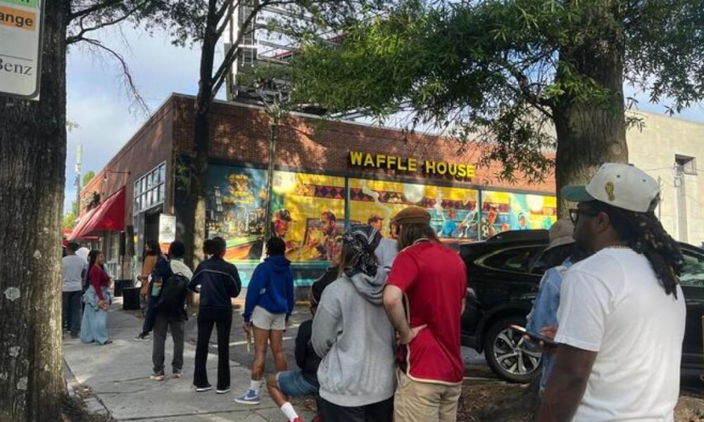 Waffle House de Atlanta com ativação da colaboração com OutKast