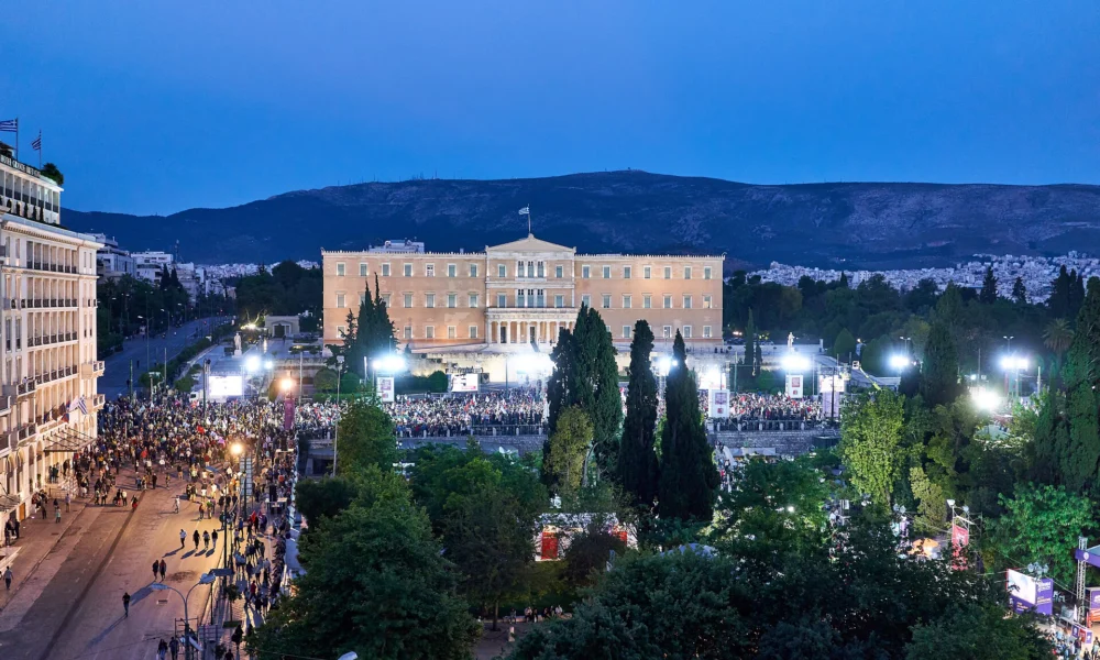Prédio do Parlamento grego diante da Praça Syntagma, em Atenas