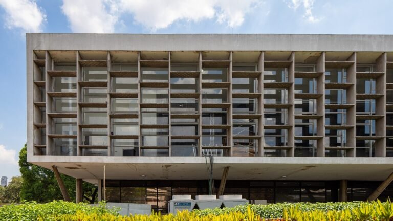 Fachada do Pavilhão das Culturas Brasileiras, no Parque Ibirapuera, local da programação do SPFW N61. Foto de arquivo de 2019.