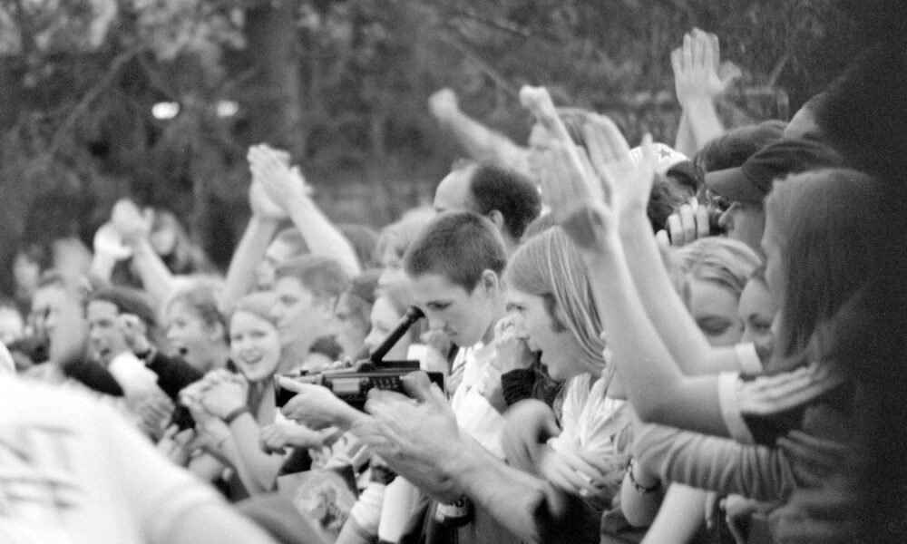 Plateia de um show em Seattle em 1995, antes da era dos smartphones