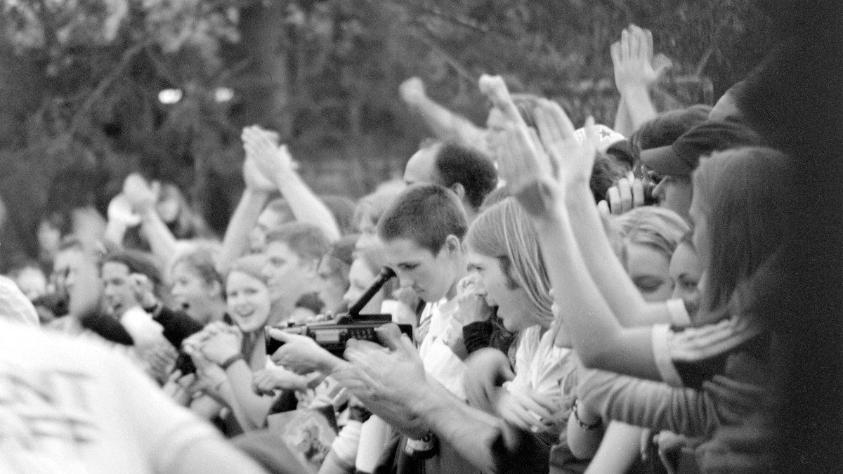 Plateia de um show em Seattle em 1995, antes da era dos smartphones