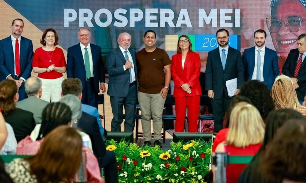 Lula na cerimônia de anúncio do Prospera MEI no Palácio do Planalto, em Brasília, em 13 de outubro de 2026.