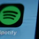 Ícone do aplicativo Spotify na tela de um celular